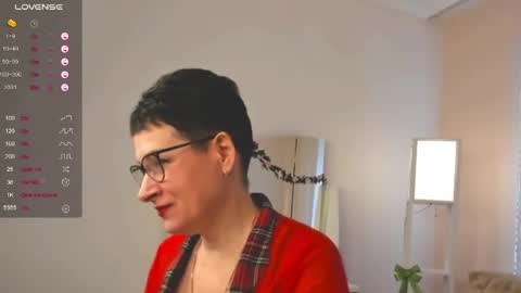 Snapshot of jennymons chatting on 04/15/26, 08:43 Jenny online show from 04/15/26, 08:43