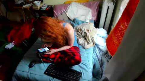 Snapshot of jenovakitty chatting on 10/20/25, 03:56 Jenn -  come to my onlyfans online show from 10/20/25, 03:56