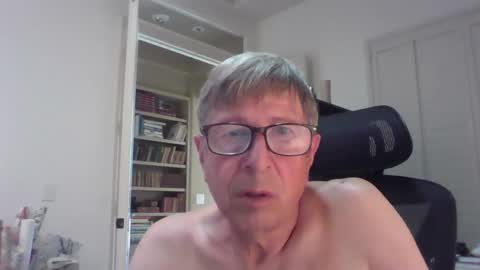 Snapshot of jep56 chatting on 01/20/25, 08:29 jep56 online show from 01/20/25, 08:29