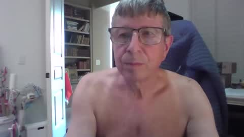 Snapshot of jep56 chatting on 11/25/25, 07:14 jep56 online show from 11/25/25, 07:14