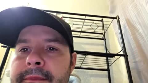 Snapshot of jerbonezgood chatting on 02/06/26, 12:59 Lous online show from 02/06/26, 12:59