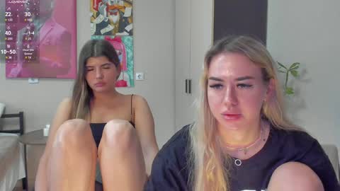 Snapshot of jeremayalove chatting on 01/08/25, 06:20 Hi hi We are Jessie and Betti online show from 01/08/25, 06:20
