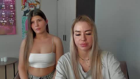 Snapshot of jeremayalove chatting on 02/11/25, 01:20 Hi hi We are Jessie and Betti online show from 02/11/25, 01:20