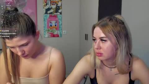 Snapshot of jeremayalove chatting on 03/03/25, 03:42 Hi hi We are Jessie and Betti online show from 03/03/25, 03:42