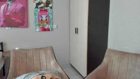 Snapshot of jeremayalove chatting on 03/07/25, 10:13 Hi hi We are Jessie and Betti online show from 03/07/25, 10:13