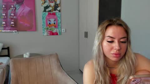 Snapshot of jeremayalove chatting on 03/12/25, 10:59 Hi hi We are Jessie and Betti online show from 03/12/25, 10:59