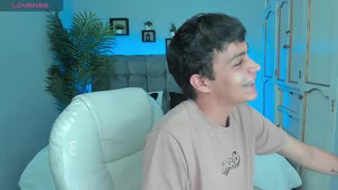 Snapshot of jeremias_1 chatting on 04/14/26, 03:01 JEREMIAS online show from 04/14/26, 03:01