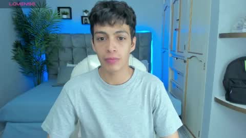 Snapshot of jeremias_1 chatting on 04/15/26, 02:51 JEREMIAS online show from 04/15/26, 02:51