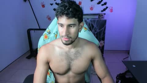 Snapshot of jeremy_colton_hot chatting on 10/26/25, 11:05 jeremy_colton_hot online show from 10/26/25, 11:05