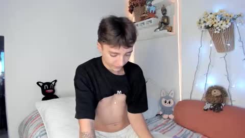 Snapshot of jeremy_salvatore_ chatting on 02/13/26, 07:59 jero independent model online show from 02/13/26, 07:59