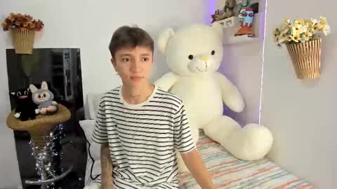 Snapshot of jeremy_salvatore_ chatting on 03/03/26, 09:31 jero independent model online show from 03/03/26, 09:31