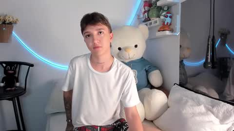 Snapshot of jeremy_salvatore_ chatting on 03/19/26, 07:56 jero independent model online show from 03/19/26, 07:56