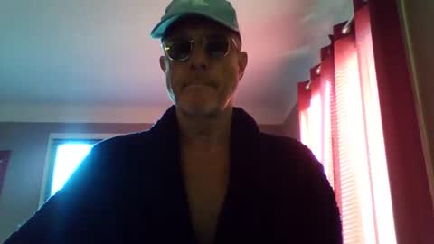 Snapshot of jerflor chatting on 11/26/25, 01:23 jerflor online show from 11/26/25, 01:23