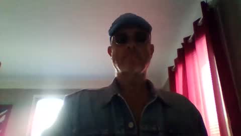 Snapshot of jerflor chatting on 12/04/25, 01:09 jerflor online show from 12/04/25, 01:09