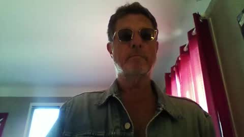 Snapshot of jerflor chatting on 03/25/26, 01:17 jerflor online show from 03/25/26, 01:17