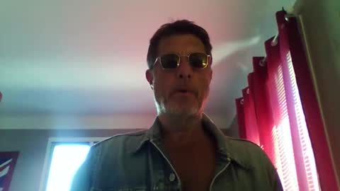 Snapshot of jerflor chatting on 04/05/26, 11:40 jerflor online show from 04/05/26, 11:40