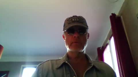 Snapshot of jerflor chatting on 04/14/26, 05:19 jerflor online show from 04/14/26, 05:19