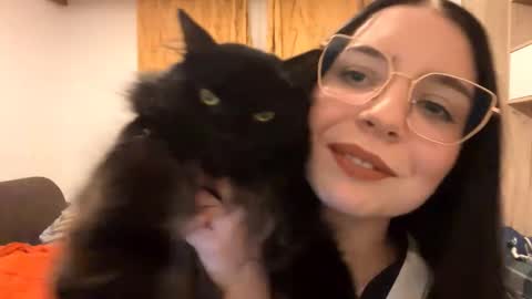 Lucy online show from 01/12/26, 03:50