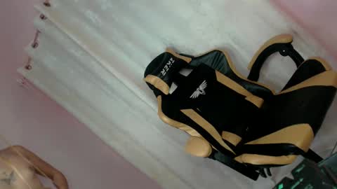 Snapshot of jerkaholic_aneca chatting on 01/21/25, 04:32 jerkaholic_aneca online show from 01/21/25, 04:32