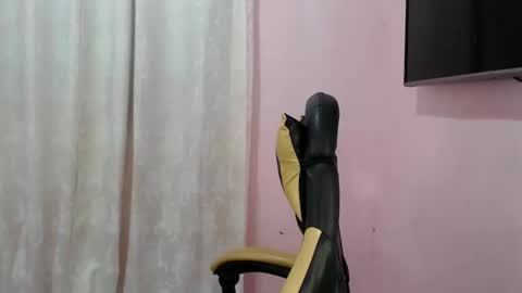 Snapshot of jerkaholic_aneca chatting on 02/05/25, 04:27 jerkaholic_aneca online show from 02/05/25, 04:27