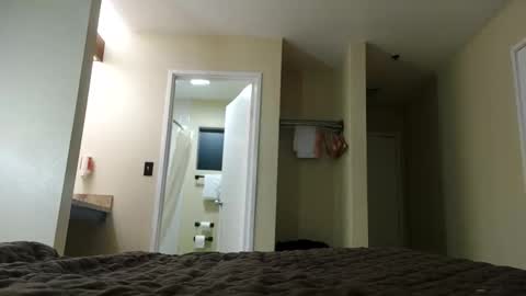 Snapshot of jeroetaggs7 chatting on 02/20/26, 06:19 SkynStarlight online show from 02/20/26, 06:19