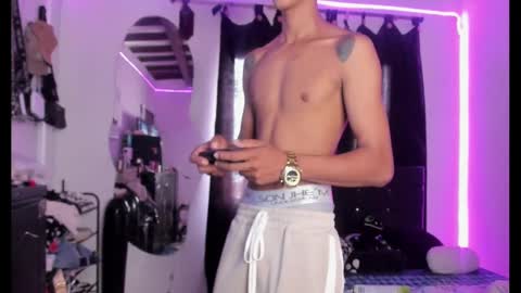 Snapshot of jeronxtapion chatting on 03/11/25, 03:12 Tapion online show from 03/11/25, 03:12