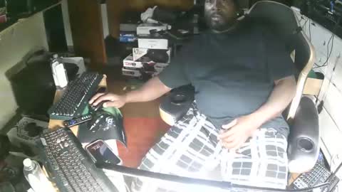 Snapshot of jerry0827 chatting on 11/01/25, 11:40 jerry johnson online show from 11/01/25, 11:40