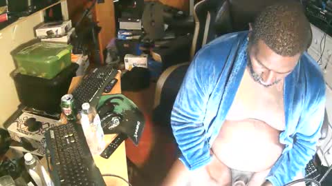 Snapshot of jerry0827 chatting on 11/07/25, 01:27 jerry johnson online show from 11/07/25, 01:27