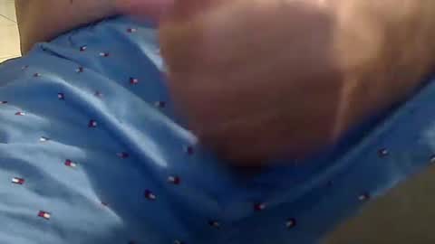 Snapshot of jerryb19027 chatting on 10/17/25, 05:10 jerryb19027 online show from 10/17/25, 05:10