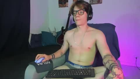 Snapshot of jerrycole_ chatting on 09/19/25, 11:38 Angelo online show from 09/19/25, 11:38