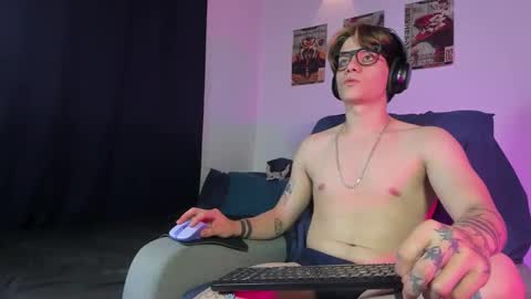 Snapshot of jerrycole_ chatting on 10/04/25, 04:21 Angelo online show from 10/04/25, 04:21