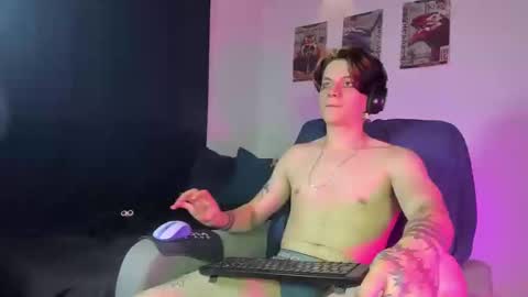 Snapshot of jerrycole_ chatting on 10/15/25, 02:55 Angelo online show from 10/15/25, 02:55