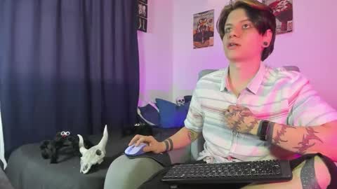 Snapshot of jerrycole_ chatting on 10/28/25, 06:54 Angelo online show from 10/28/25, 06:54