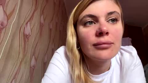 JeslyNomert online show from 10/28/25, 10:52