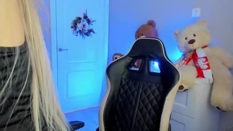 jess1ca_rabb1t online show from 12/02/24, 06:52