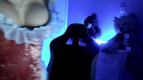 jess1ca_rabb1t online show from 12/07/24, 11:07