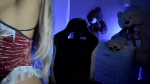 jess1ca_rabb1t online show from 01/17/25, 10:00