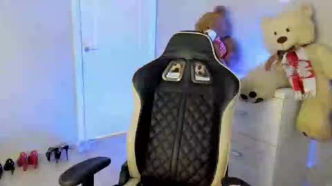 jess1ca_rabb1t online show from 01/19/25, 01:44