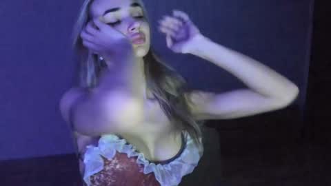 jess1ca_rabb1t online show from 10/23/25, 12:48