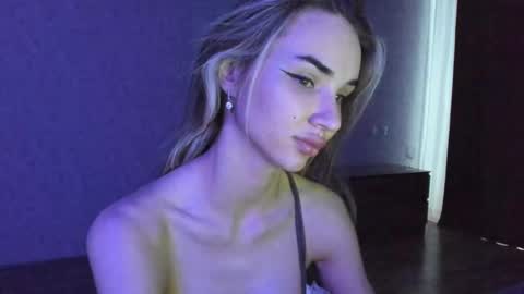 jess1ca_rabb1t online show from 11/15/25, 03:26