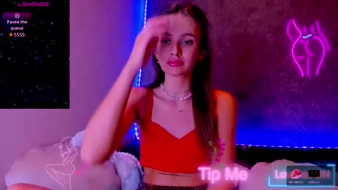 Snapshot of jess_kahawaty chatting on 12/21/25, 10:50 Jess online show from 12/21/25, 10:50