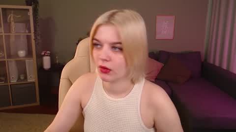 Snapshot of jess_marais chatting on 10/13/25, 07:41 Jess online show from 10/13/25, 07:41