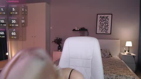 Snapshot of jess_marais chatting on 10/14/25, 07:42 Jess online show from 10/14/25, 07:42