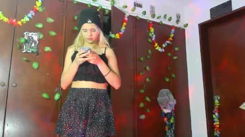 Snapshot of jess_sweett chatting on 04/15/26, 08:42 Jessica online show from 04/15/26, 08:42