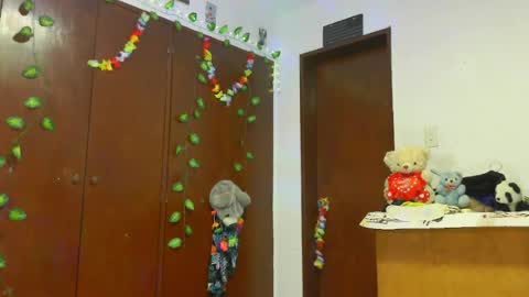 Snapshot of jess_sweett chatting on 04/21/26, 08:23 Jessica online show from 04/21/26, 08:23