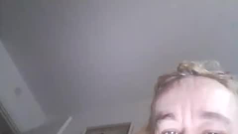 jessandsilverfox61 online show from 10/31/25, 03:35