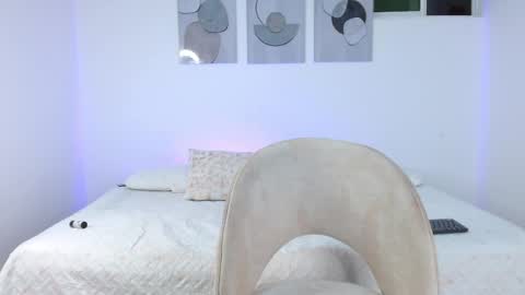 Snapshot of jessdant_luv chatting on 04/28/26, 01:26 Hello we are Jesse and Dante. online show from 04/28/26, 01:26