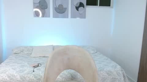 Snapshot of jessdant_luv chatting on 05/25/26, 11:55 Hello we are Jesse and Dante. online show from 05/25/26, 11:55