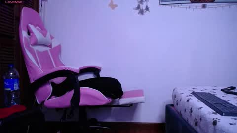 Jessie online show from 10/23/25, 12:37