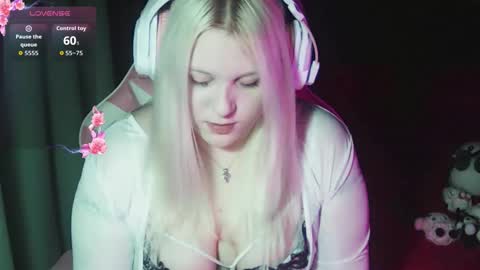 Snapshot of jessiangels chatting on 10/29/25, 10:22 jessiangels online show from 10/29/25, 10:22